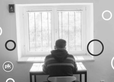 Światło na czytanie. Biblioteka Uniwersytecka w fotografiach Michała Lewandowskiego | wystawa